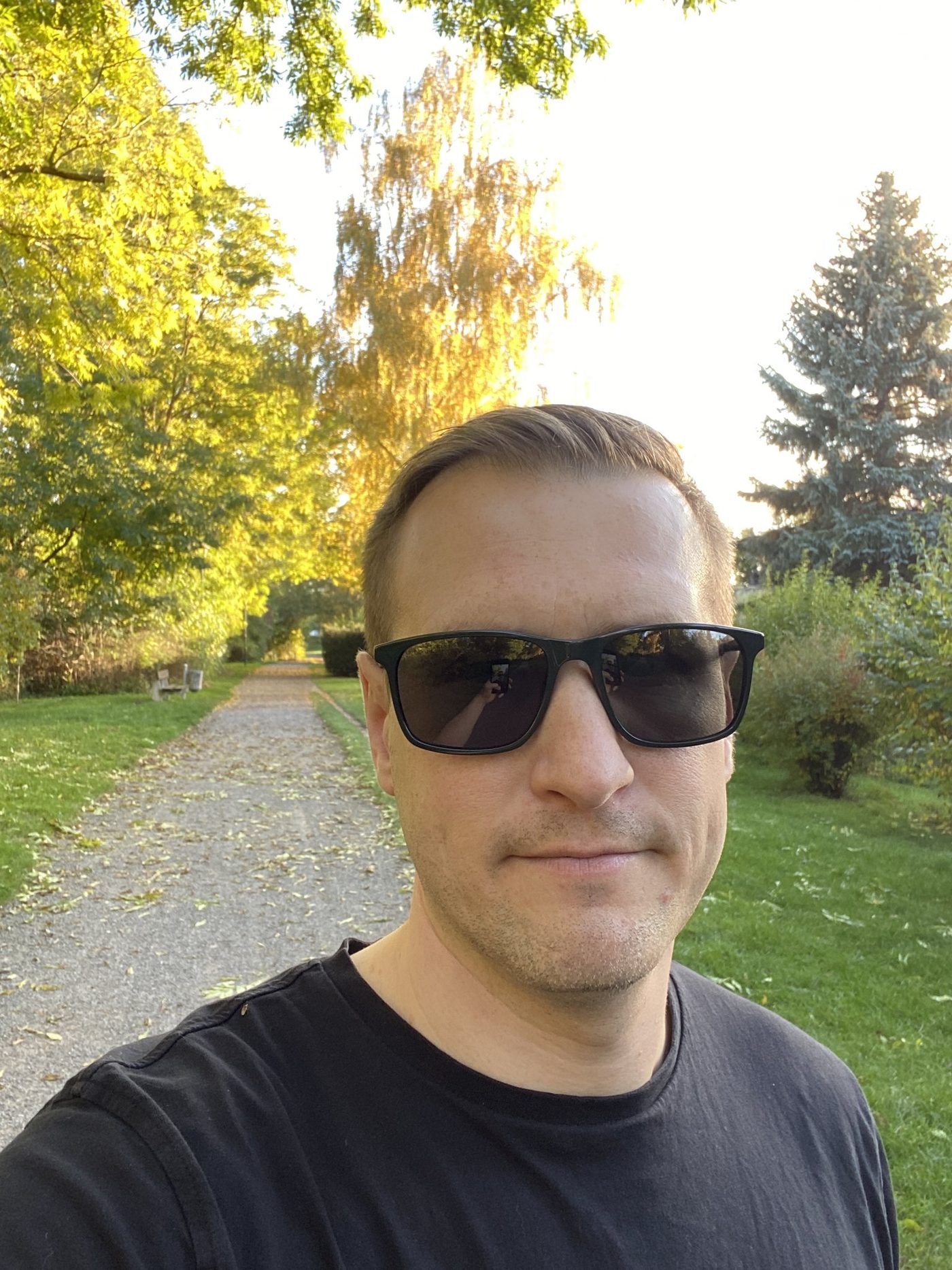 René Bringezu auf einem Weg im Park