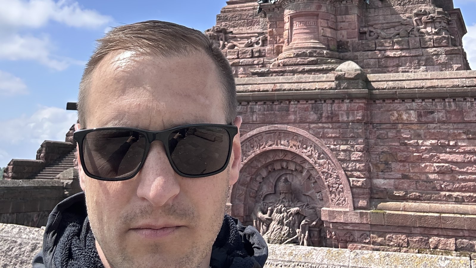 René Bringezu vor dem Kyffhäuserdenkmal